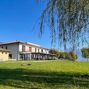  Albergue Lake Como Beach Hostel Itália